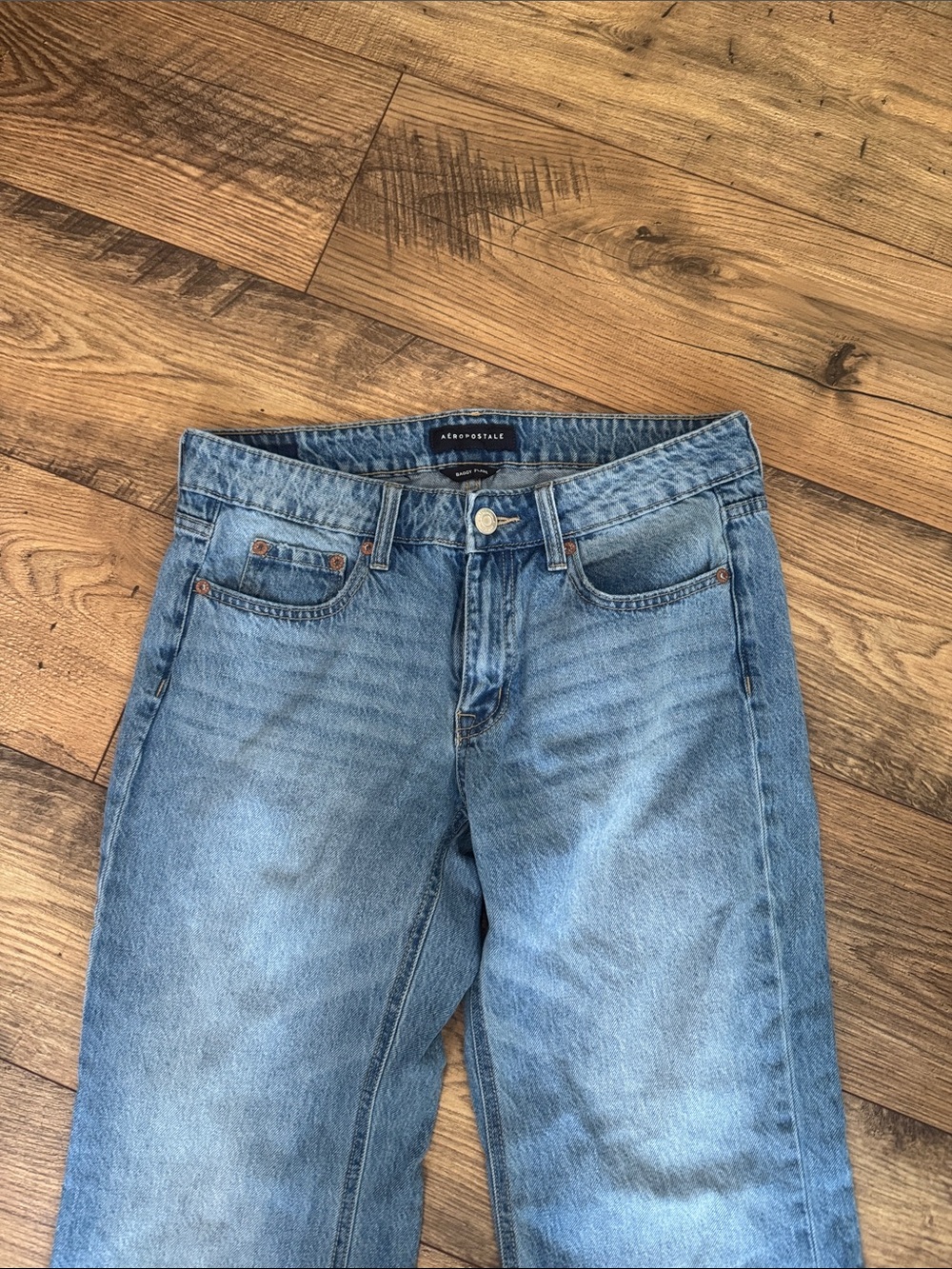 Women’s Aeropostale baggy flare jeans 4 short - Picture 2 of 4